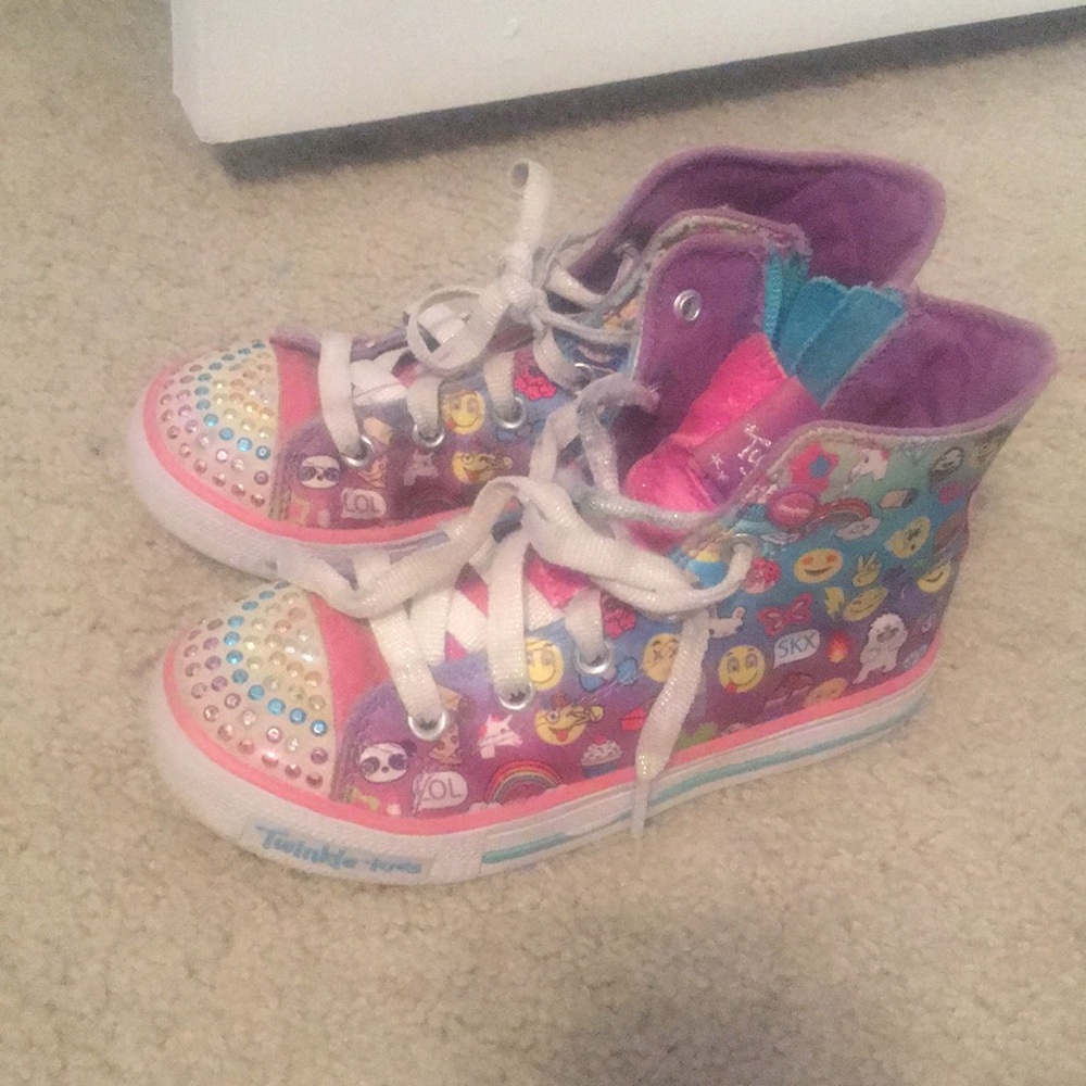Girls size 13 emoji twinkle toes. Boots